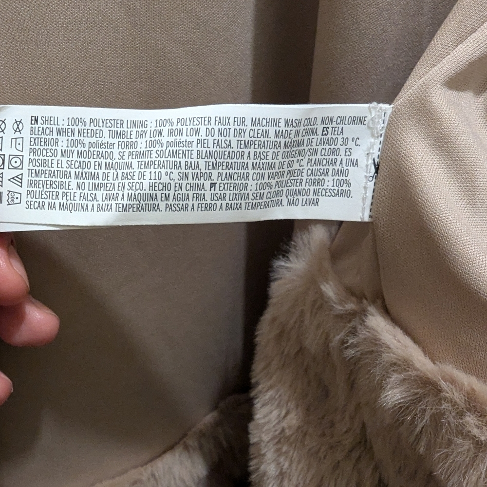 Forever 21 Beige Plush Faux Fur Zip-Up Hoodie Teddy Jacket Women's Plus- 2X - Picture 11 of 16